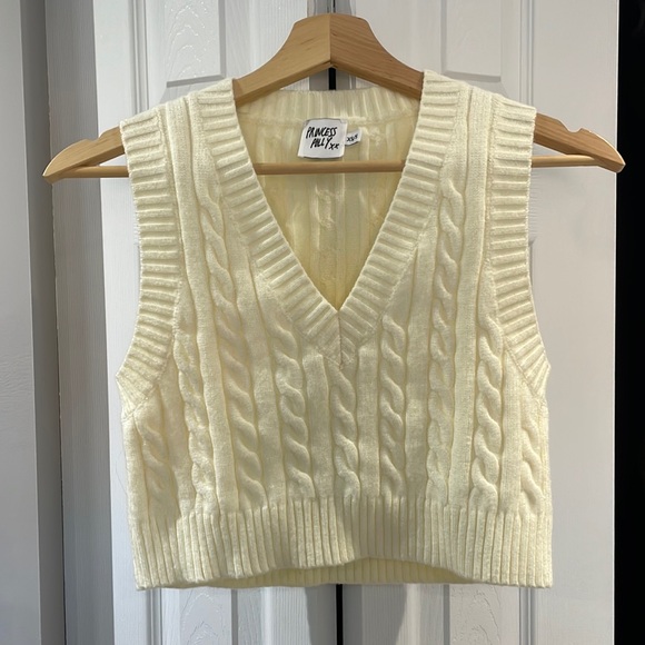 Princess Polly cropped knit vest - Picture 1 of 5